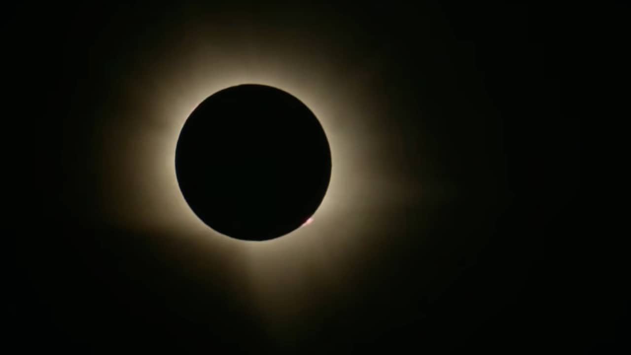 Timelapse laat totale zonsverduistering in Spanje zien